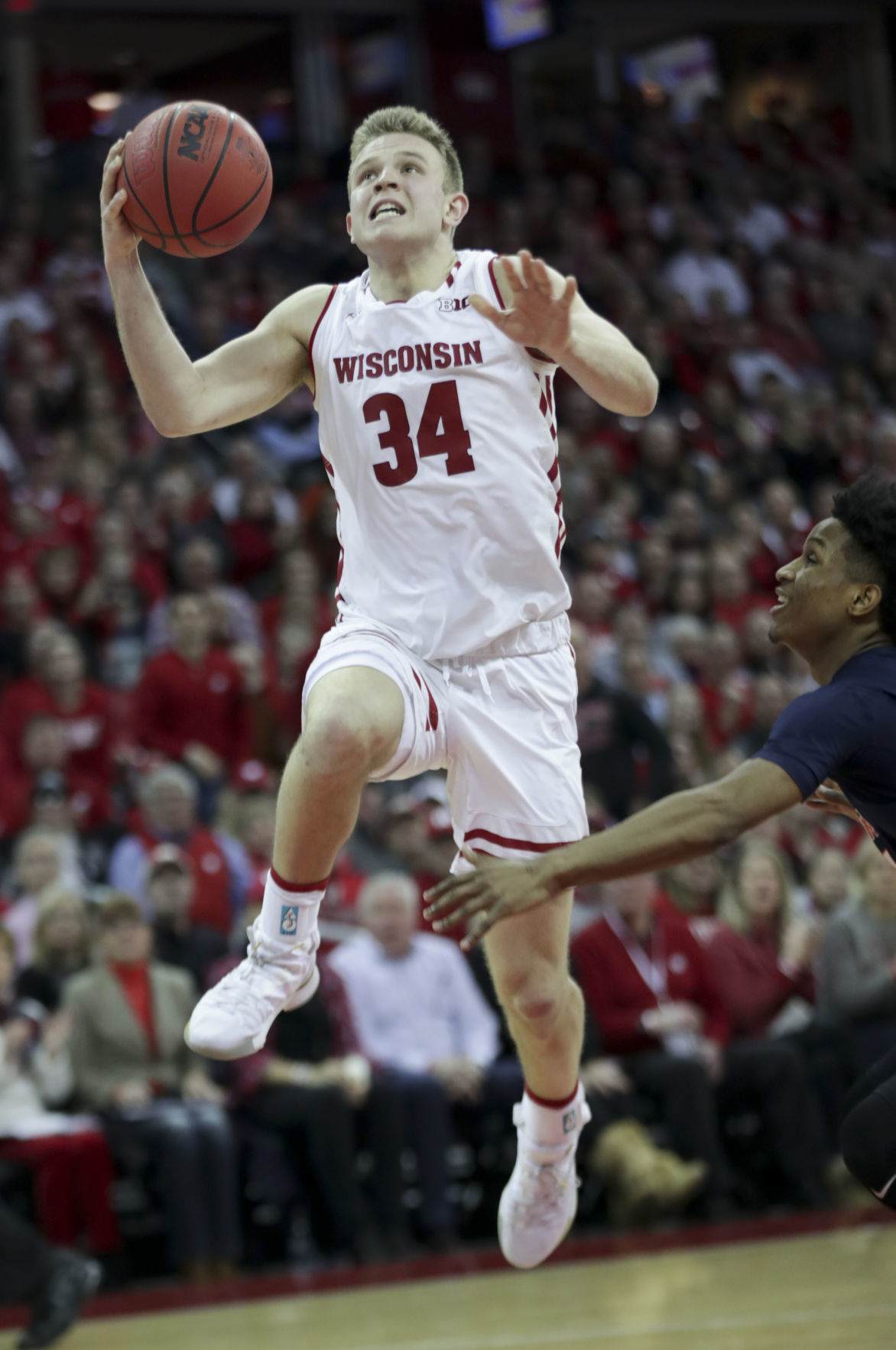 Badgers 64, Fighting Illini 58